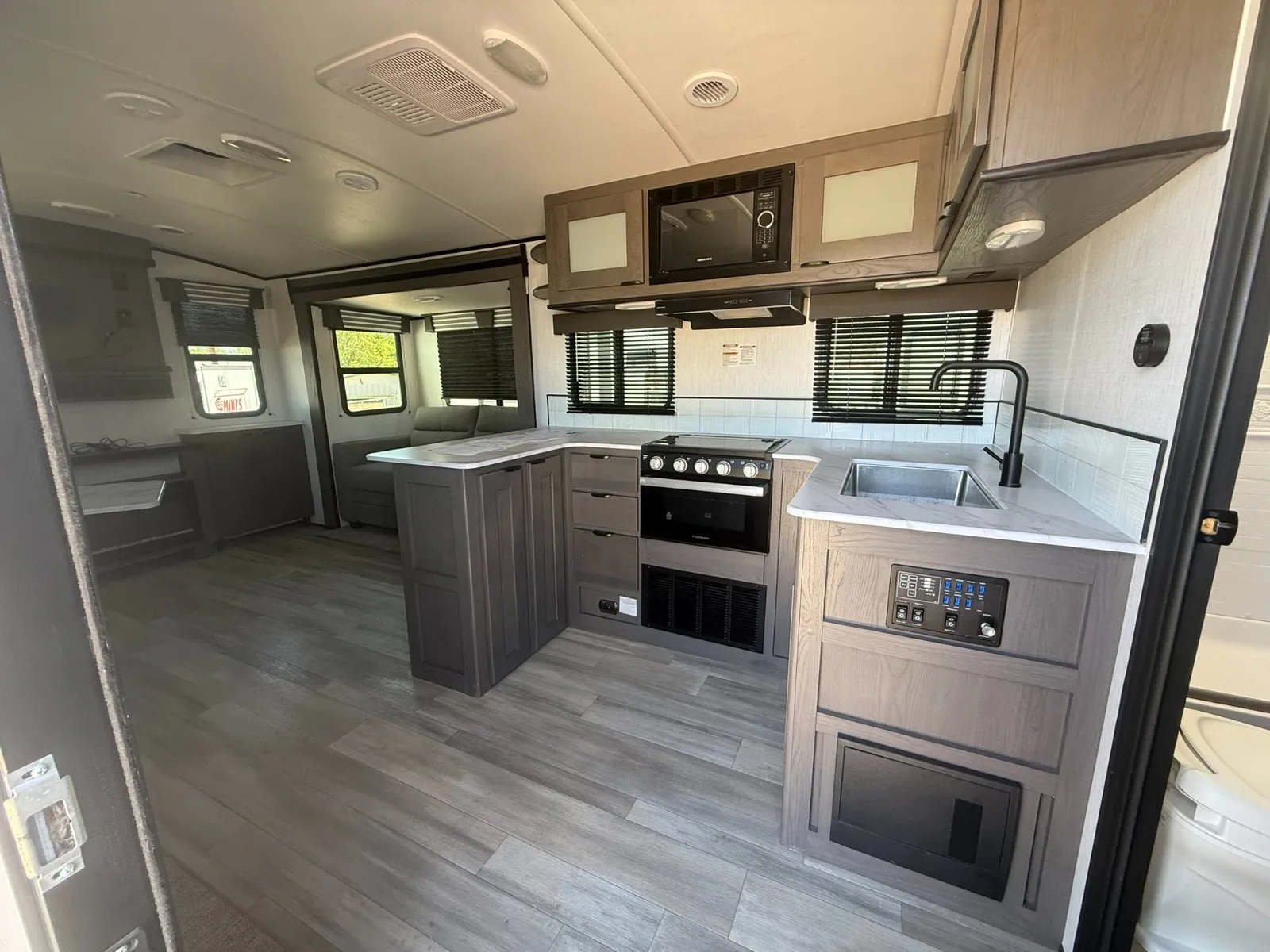 2023 Cruiser RV MPG 2780RE - Photo 9