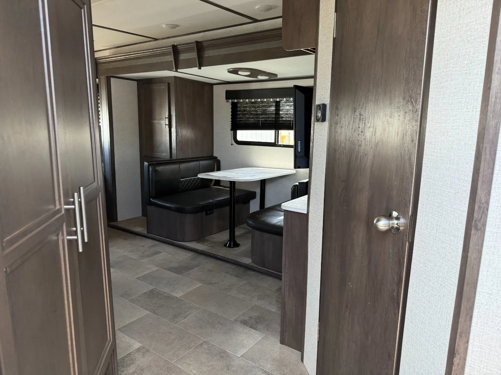 2021 Dutchmen Coleman 2515 RL - Photo 8