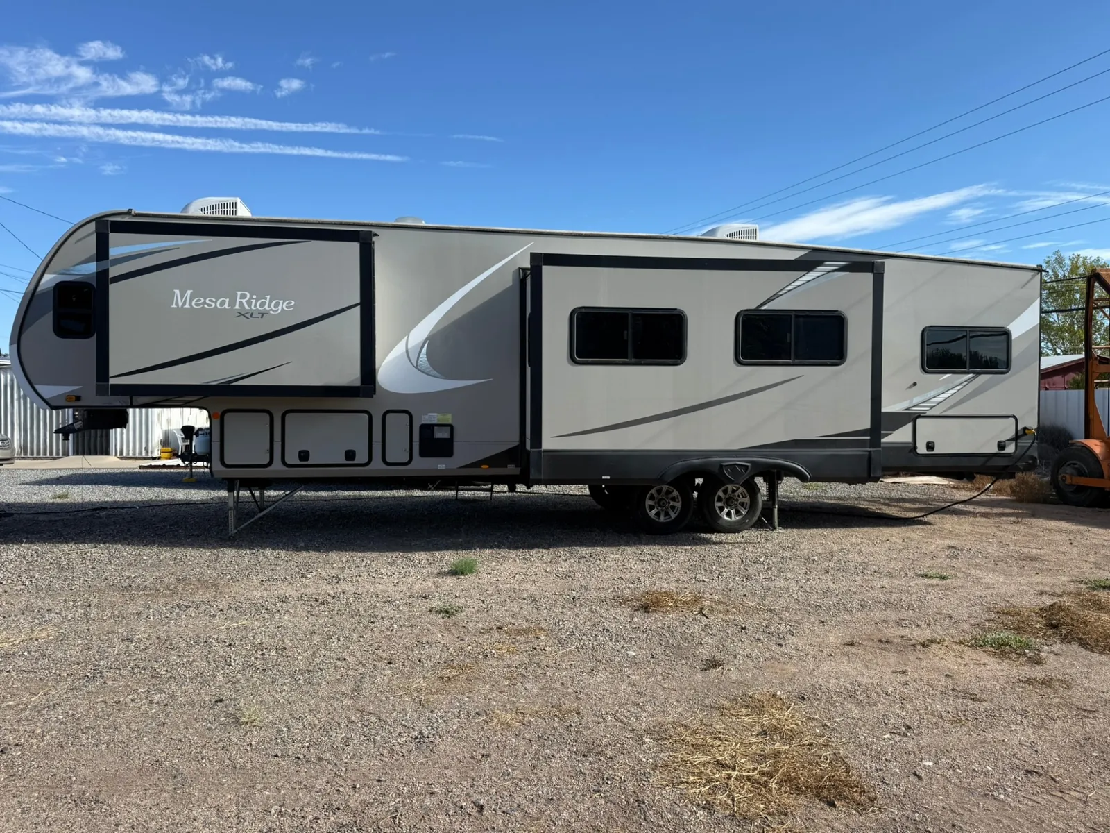 2022 Highland Ridge 2022 Mesa Ridge XLT 364 BHS 5th Wheel w/2 BEDROOMS, BATH & 1/2 - Photo 3
