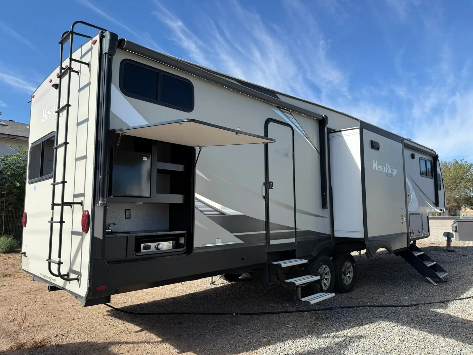 2022 Highland Ridge 2022 Mesa Ridge XLT 364 BHS 5th Wheel w/2 BEDROOMS, BATH & 1/2 - Photo 5