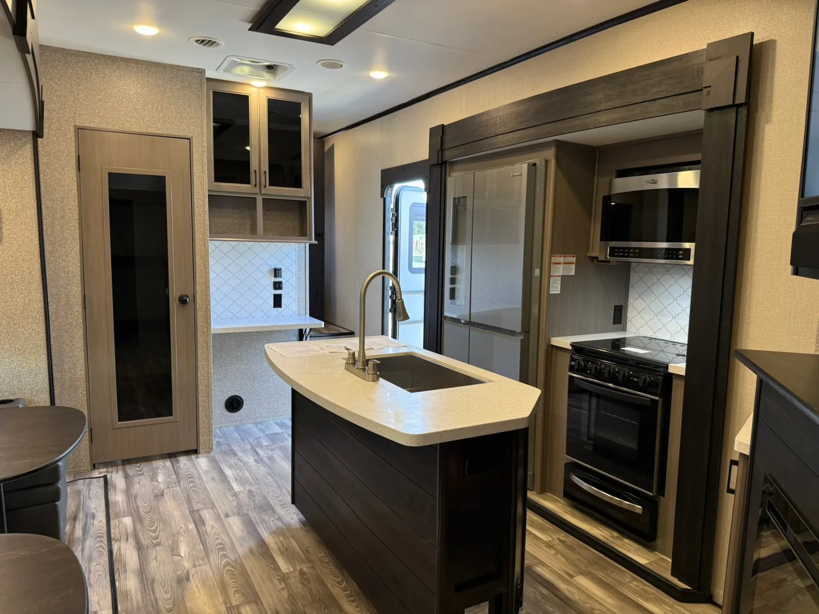 2022 Highland Ridge 2022 Mesa Ridge XLT 364 BHS 5th Wheel w/2 BEDROOMS, BATH & 1/2 - Photo 11