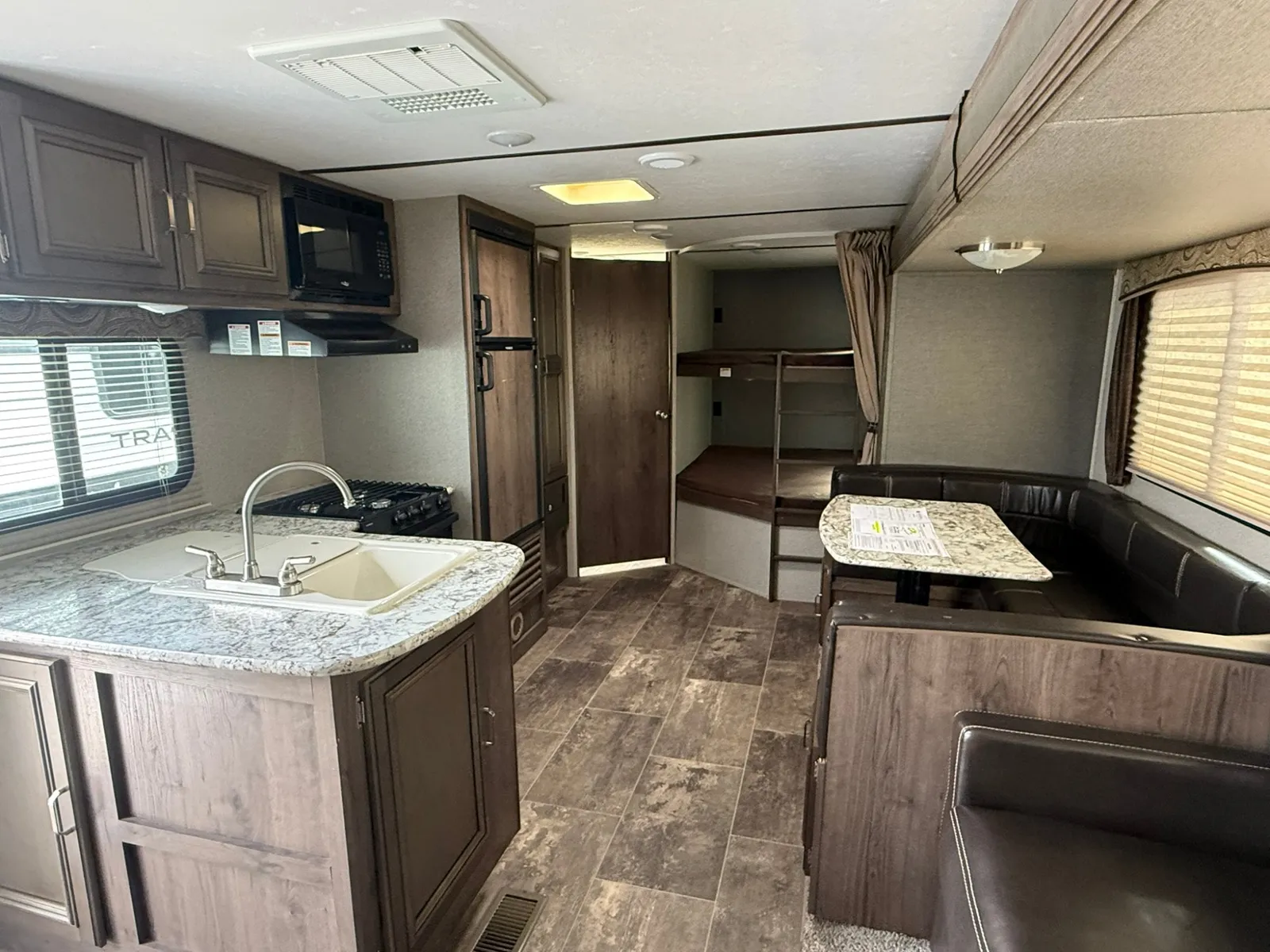 2018 Keystone Passport 2810 BH - Photo 9