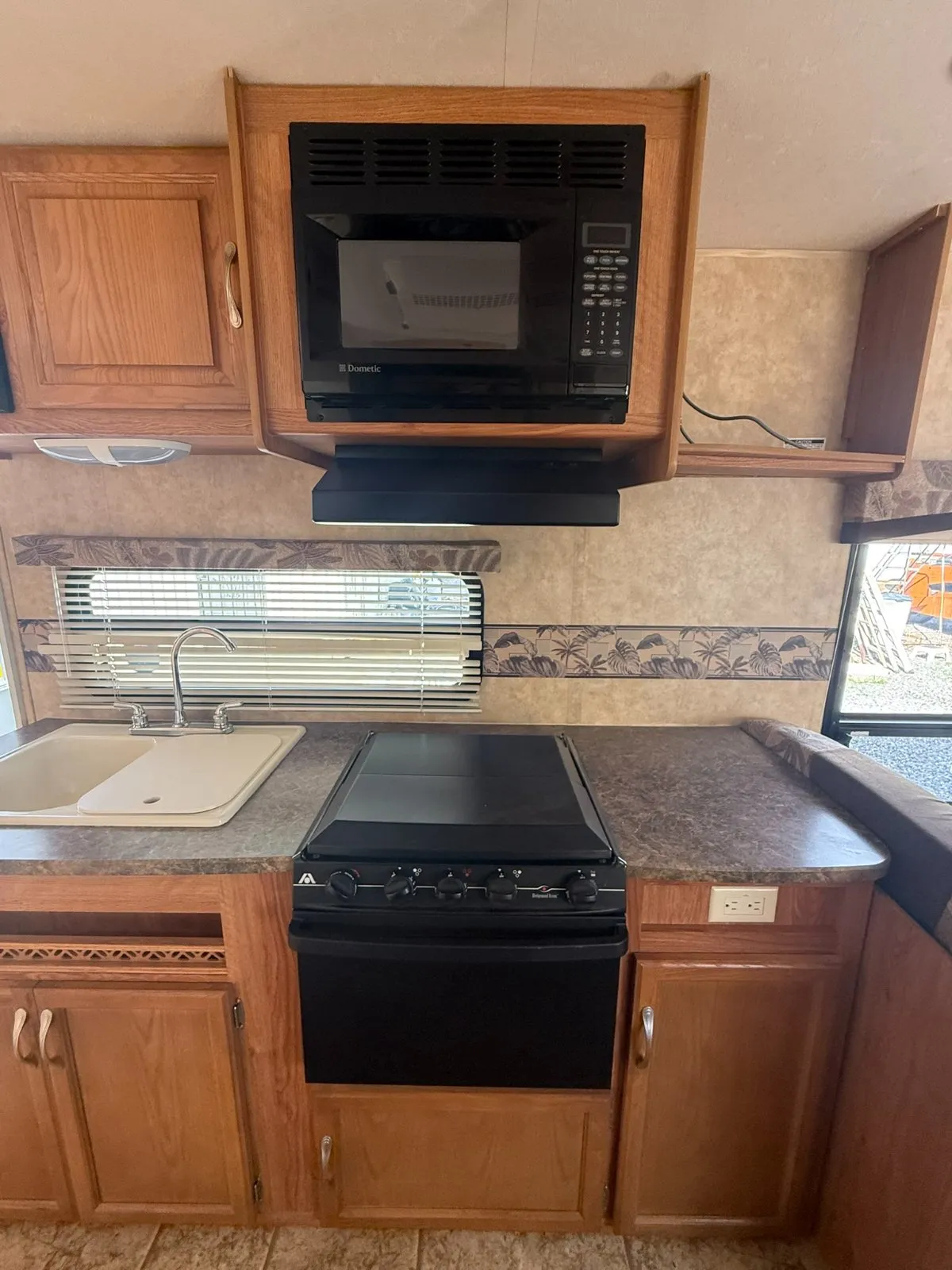 2010 Jayco Jay Feather EXP w/Bunk Beds - Photo 9