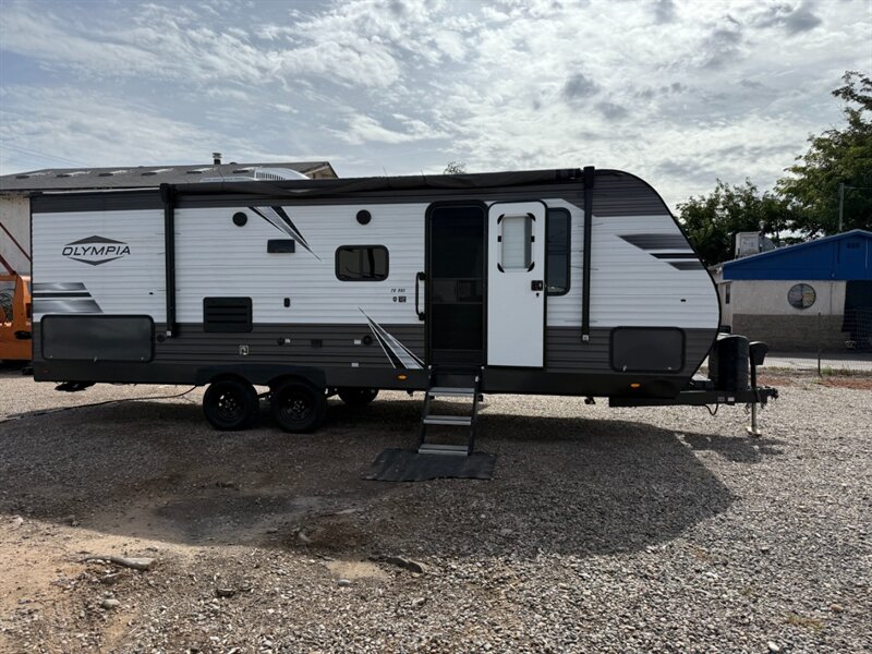 2022 Highland Ridge Olympia 26 BHS